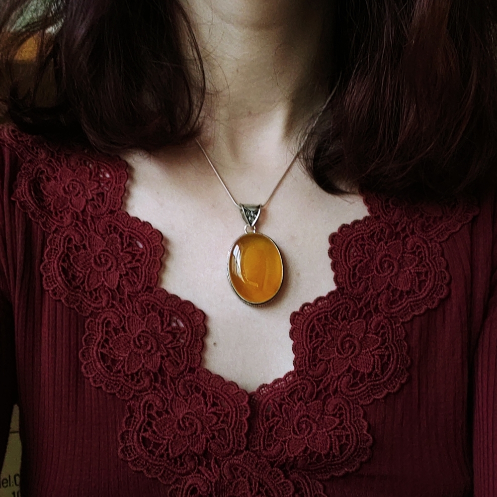 Yellow dragon veins agate oval pendant